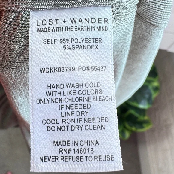 Stitch Fix: Lost + Wander Gray Sleeveless Top - Picture 11 of 11